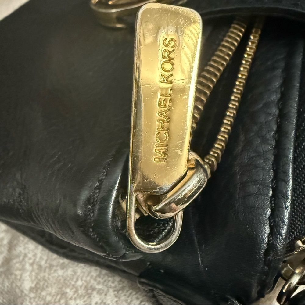 Michael Kors Black Crossbody Bag w/Built in Wallet & Gold Logo & Hardware, UGC - Picture 16 of 16